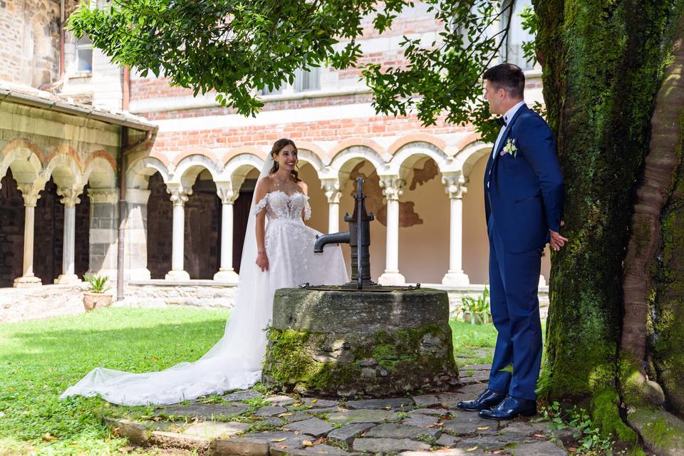 Laura e Fabio nel chiostro