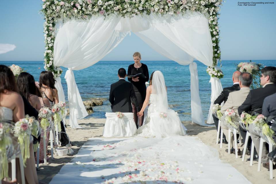 Cerimonia in spiaggia