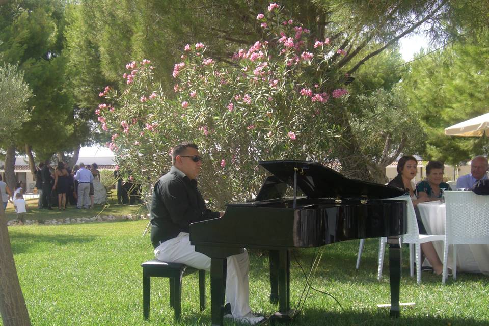 Miky, aperitivi solo piano (Villa Cridelli)