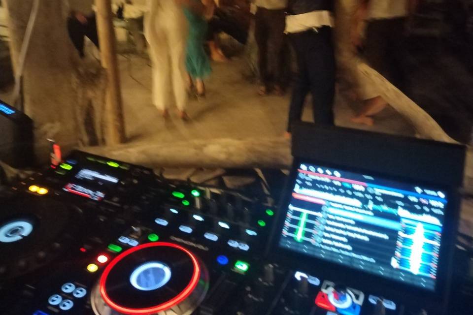 Dj