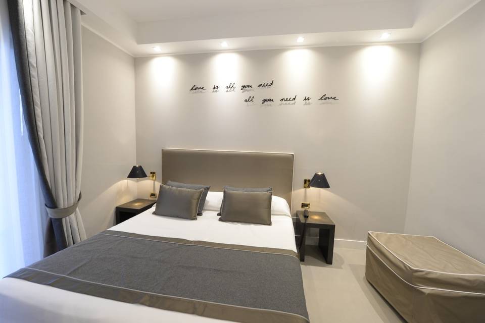 Elegance Room