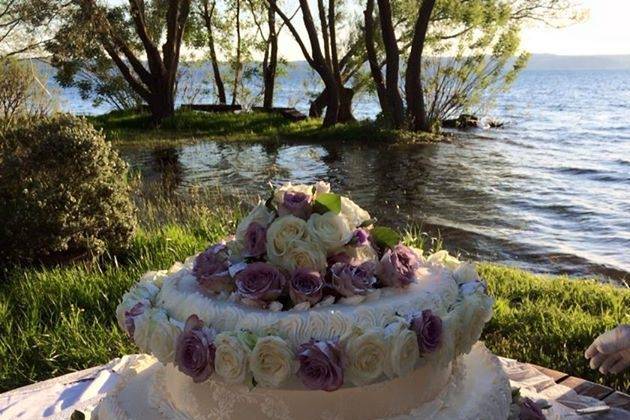 Matrimonio a lago Roma cake