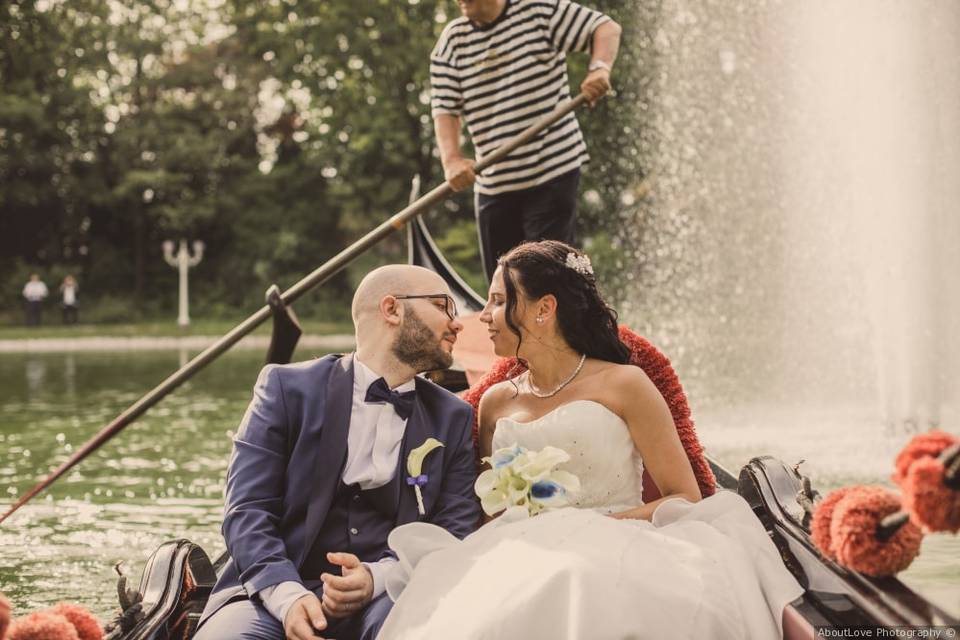 La gondola nel lago nel parco