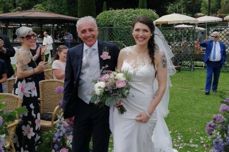 The bride and her dad