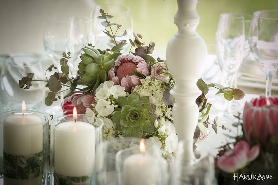 Wedding table decor Succulents