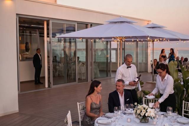 La cena vista mare