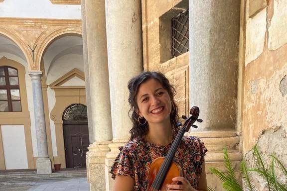 Alessia-  Violinist