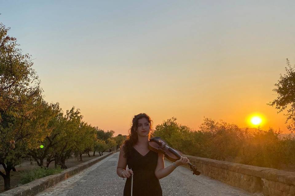 Alessia Violinist