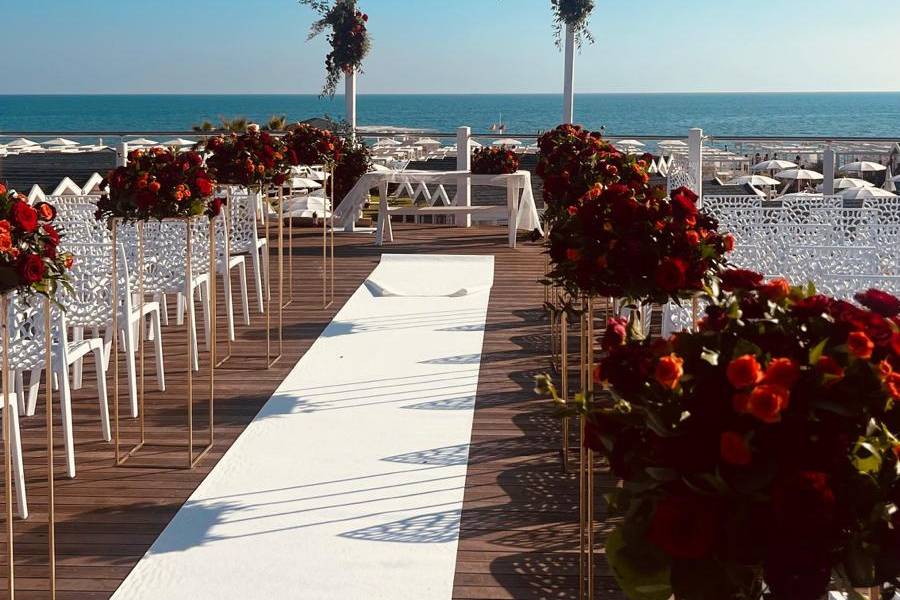 V Lounge Beach