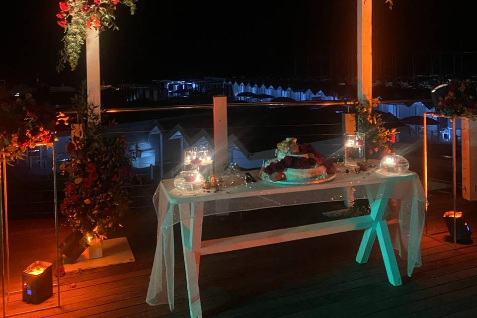 V Lounge Beach