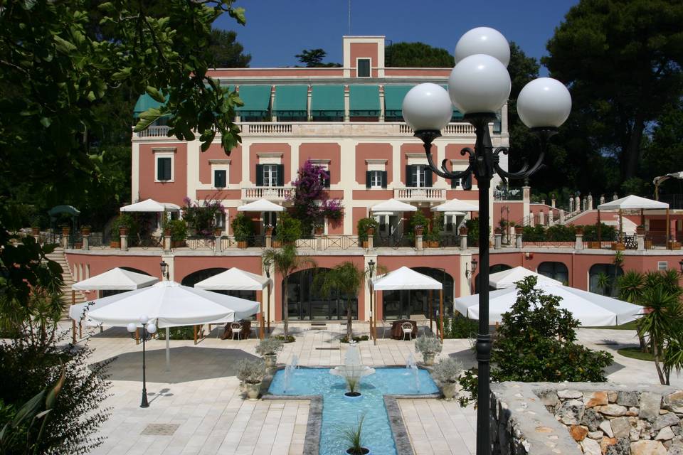 Aperitivo in piscina