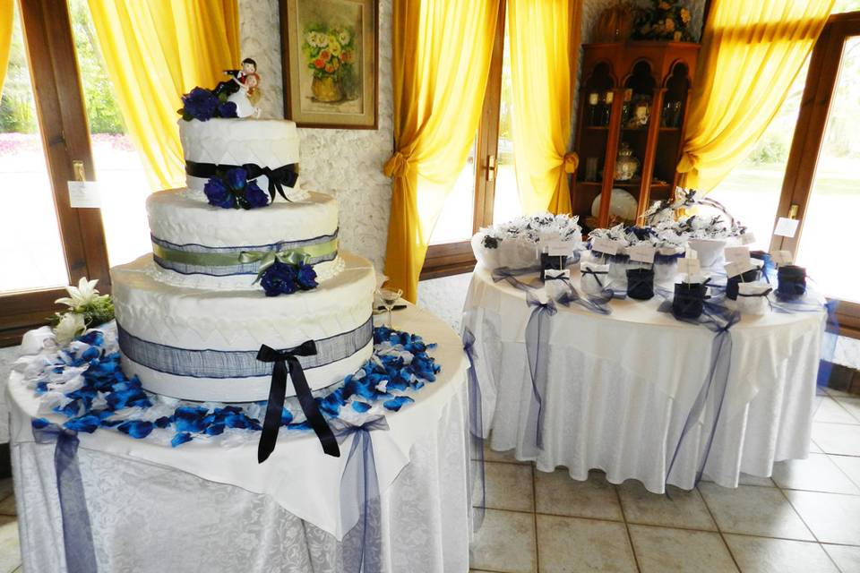 Il tavolo degli sposi e torta