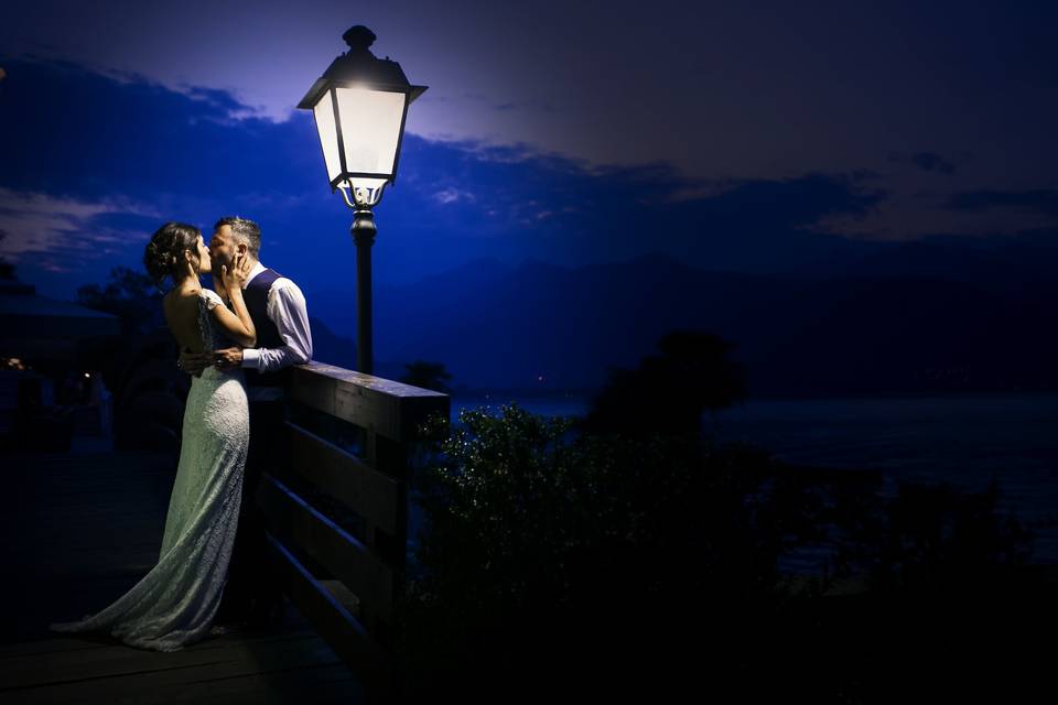 Romantico notturno sul lago