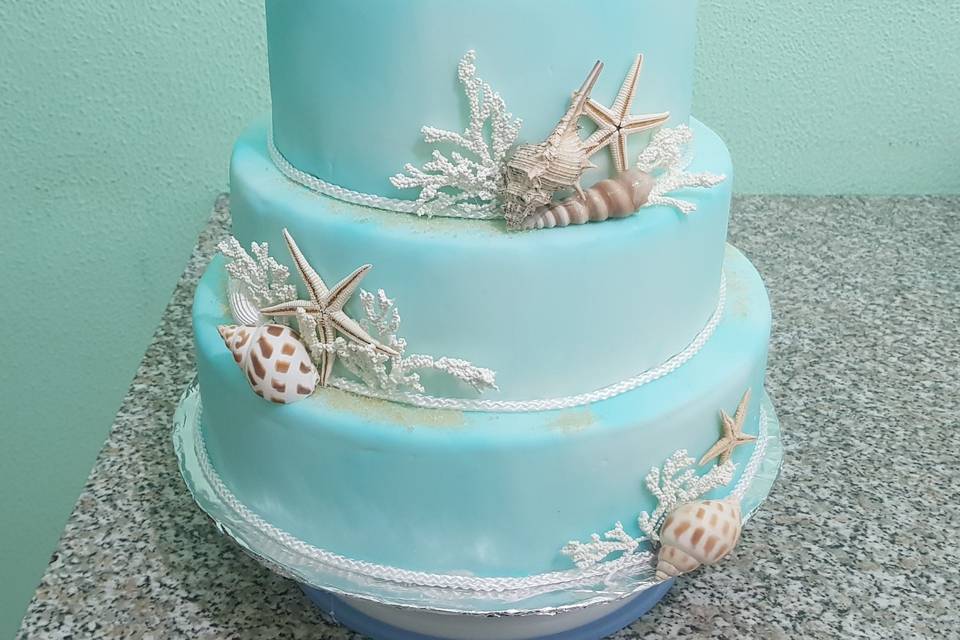 Torta nuziale a tema mare