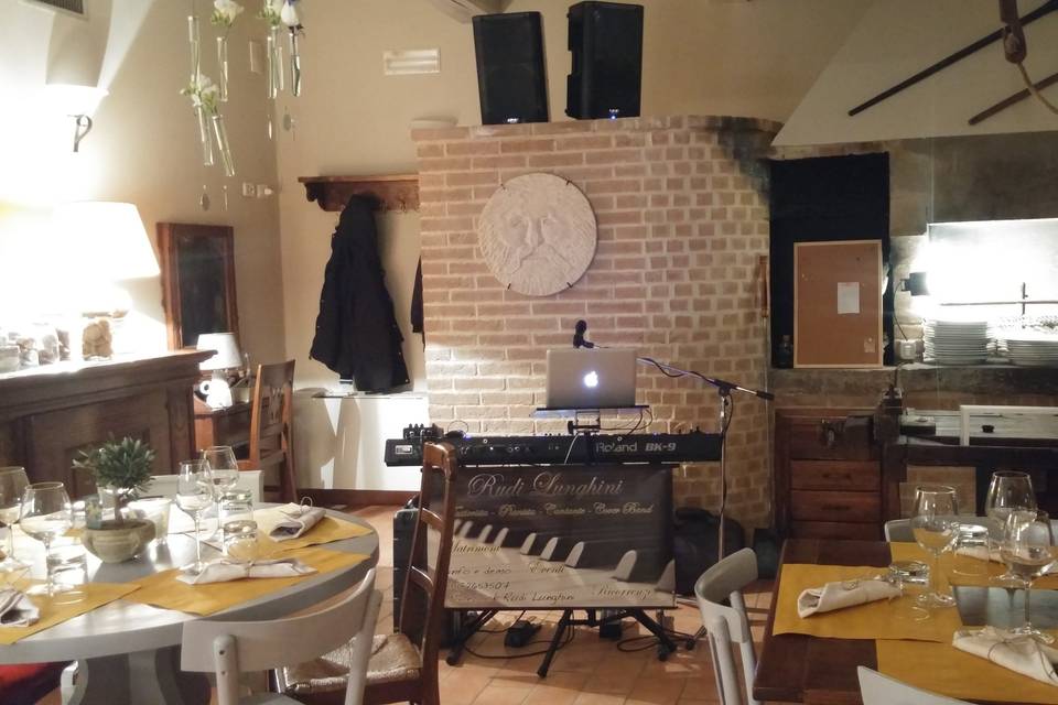 Piano bar in agriturismo.