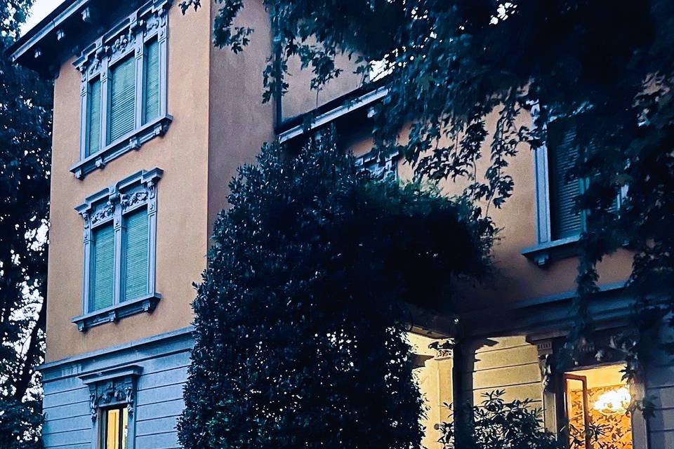 Villa di notte