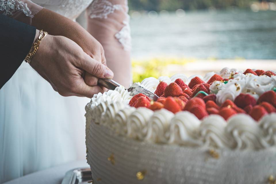 Taglio torta nel dettaglio