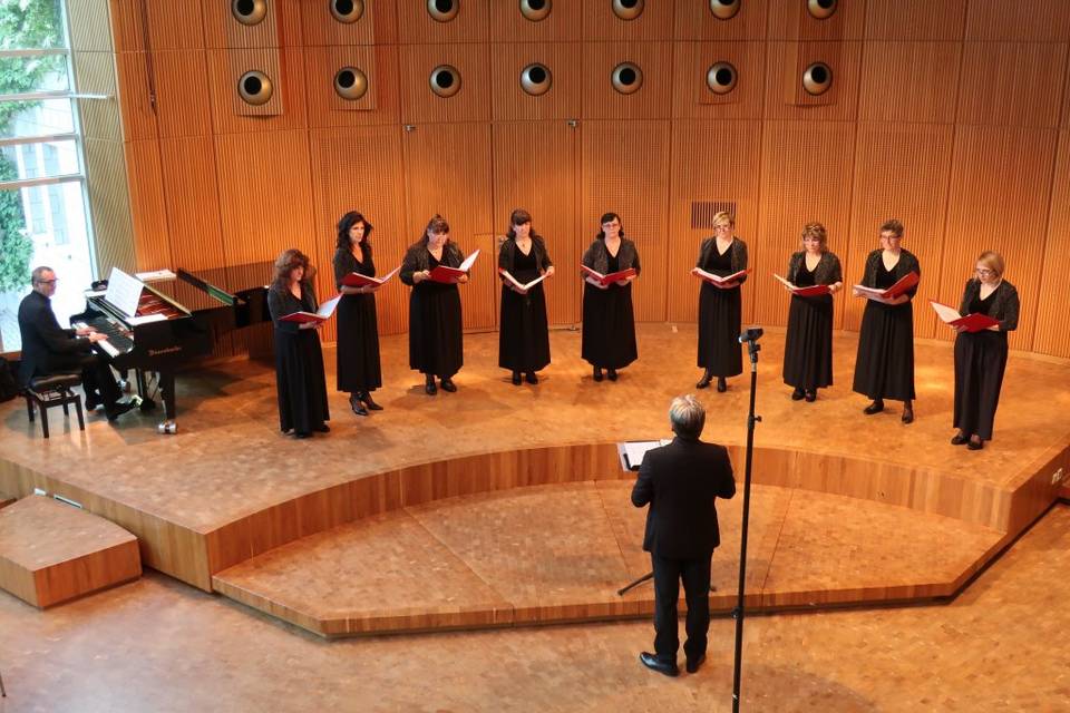 Al pianoforte con coro