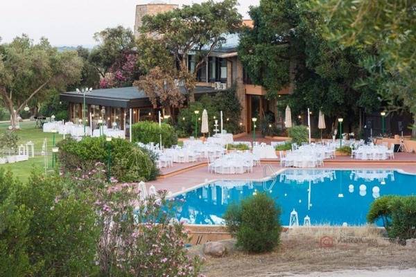 Cena a bordo piscina