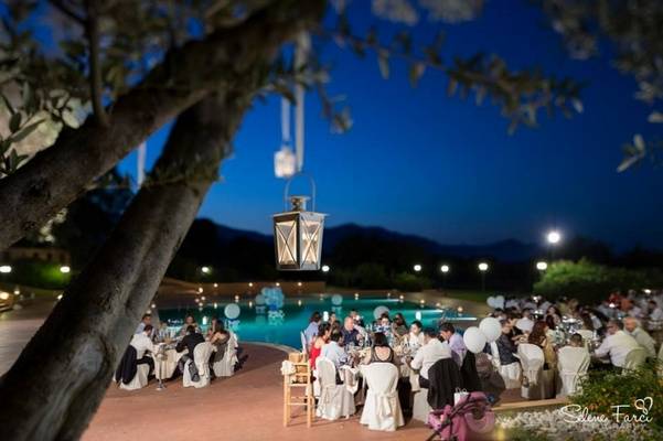 Cena a bordo piscina