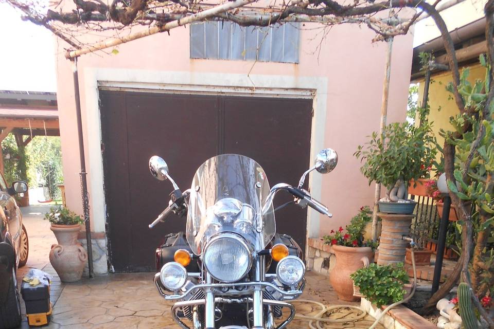 Moto Guzzi California EV