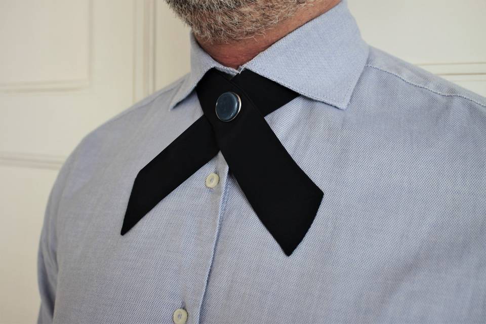 Continental tie