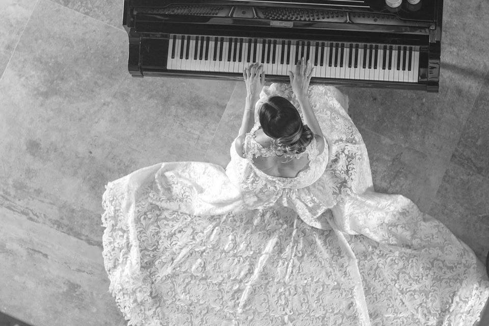 Sposa al pianoforte