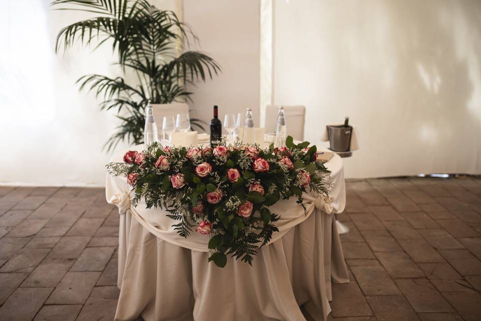 Confezione rose tavoli sposi