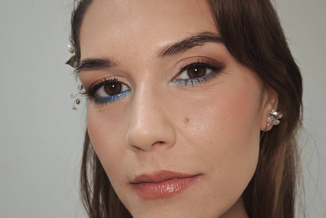 Classic makeup