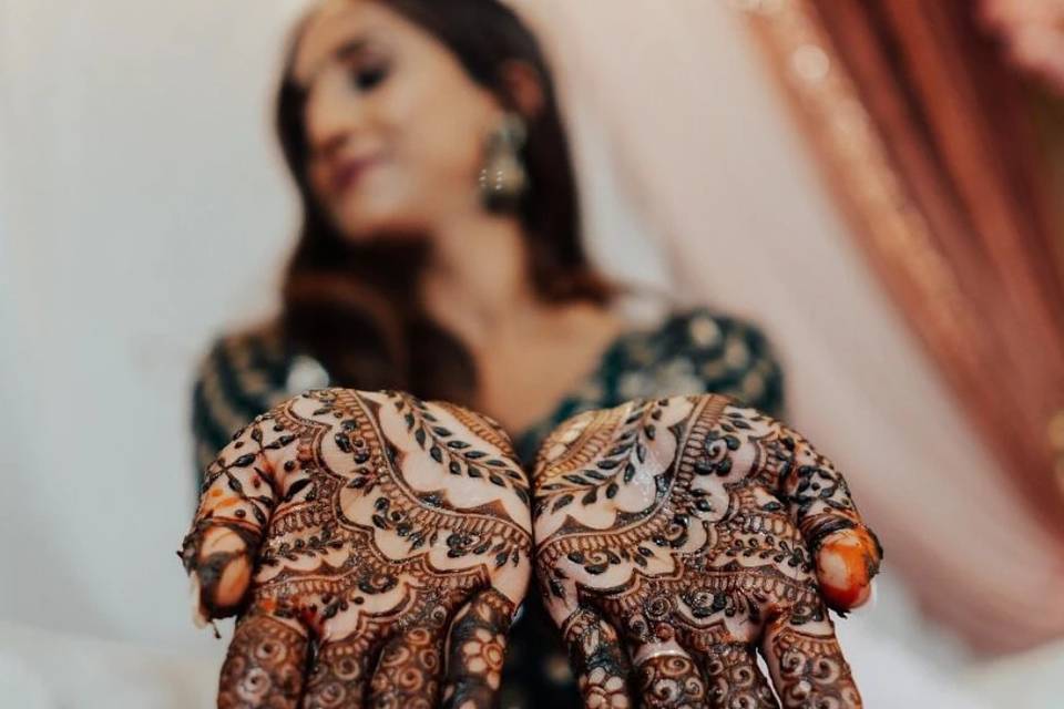 Myam Mehndi Artist