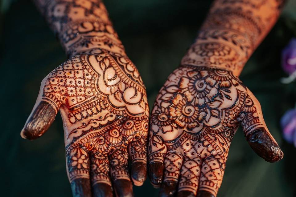 Myam Mehndi Artist