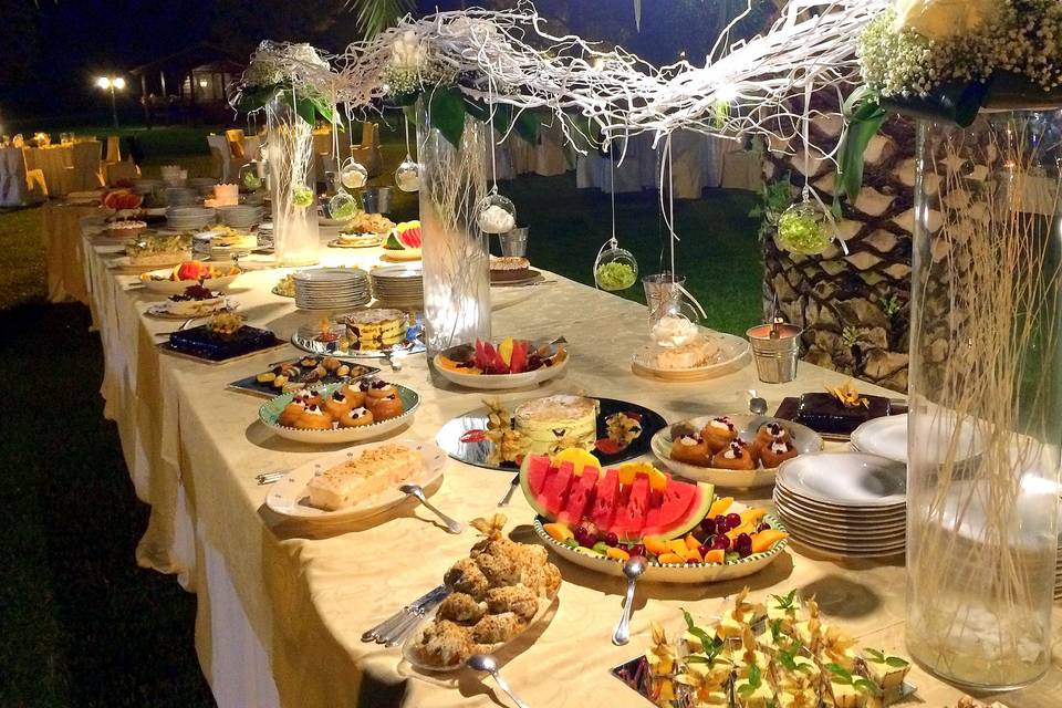 Buffet di Frutta e Dolci