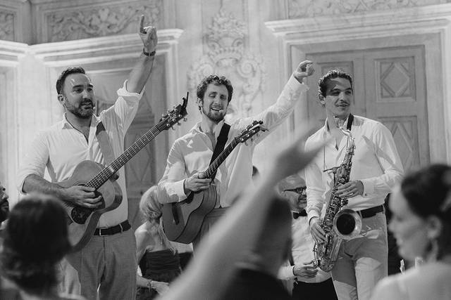 Cantando sulle sedie!!