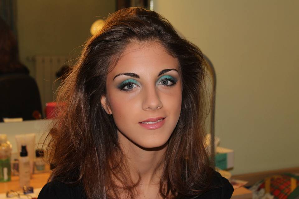 Trucco strong per invitata