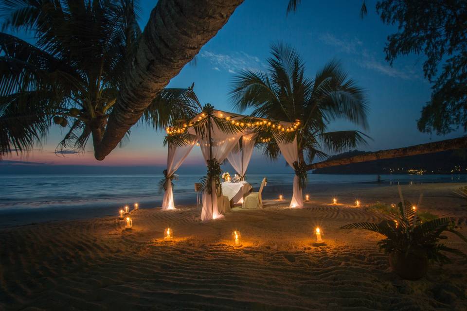 Cena romantica in spiaggia