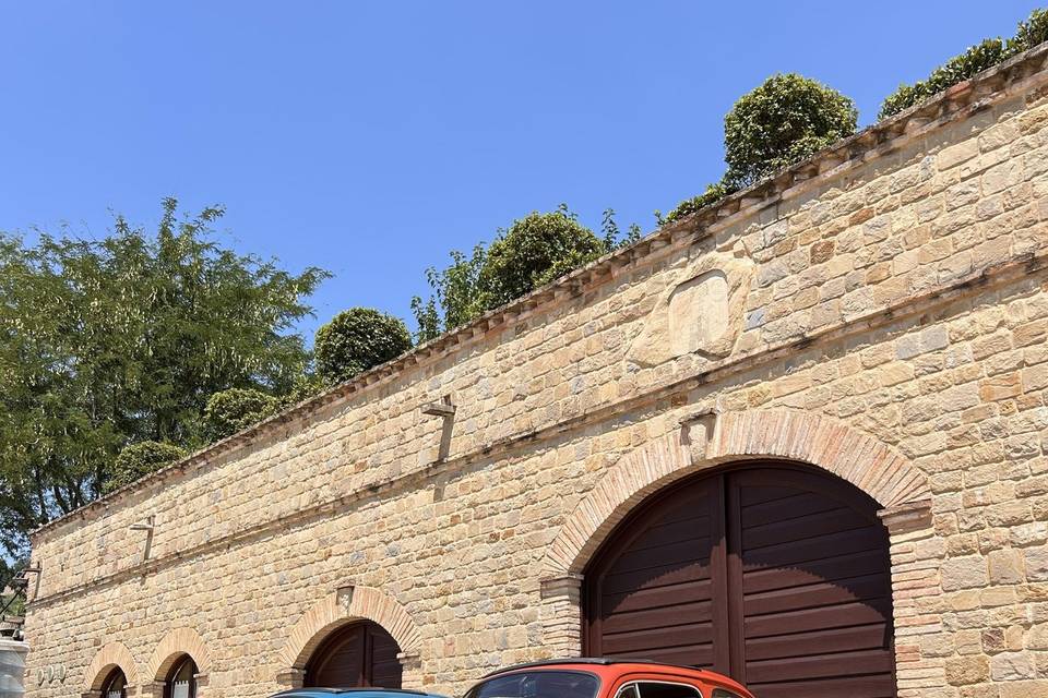 Fiat 500 azzurro e rosso