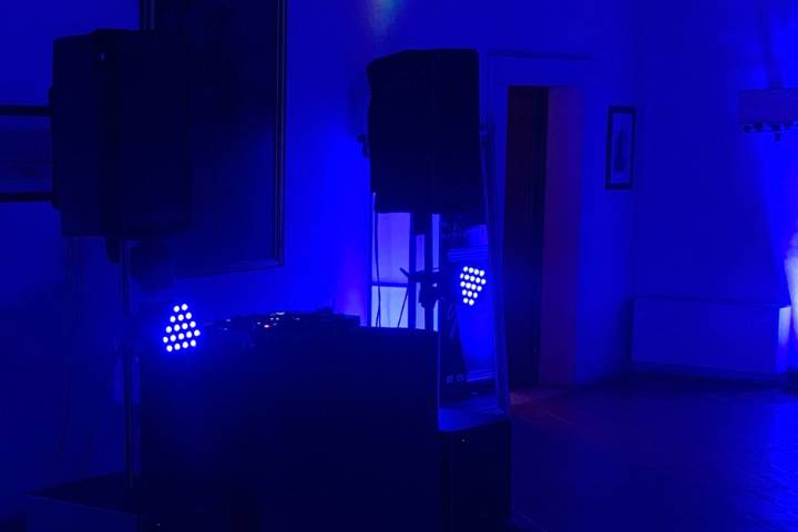 Postazione dj blue wedding