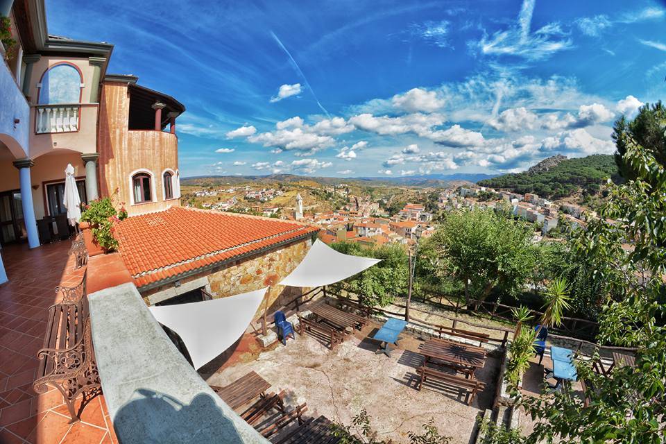 Panoramica sulla piscina