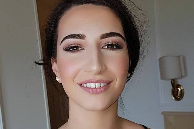 Oana Georgescu Make-up artist