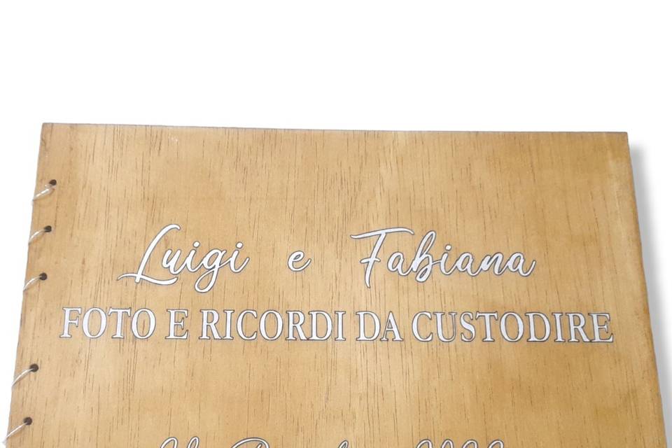 Guestbook in legno