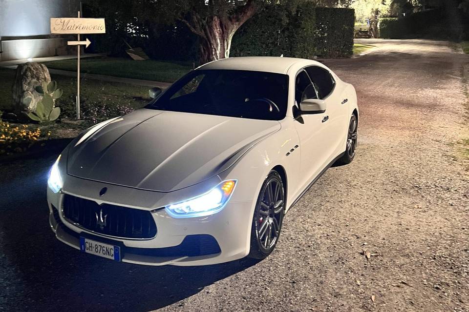 Maserati ghibli bianca