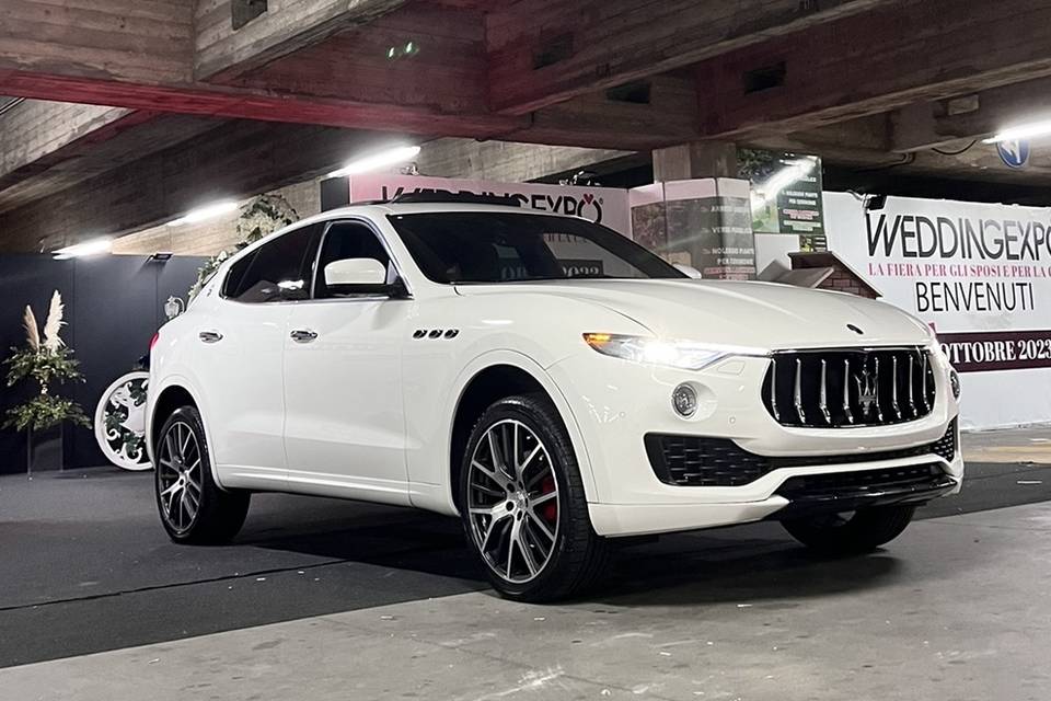 Maserati Levante bianca