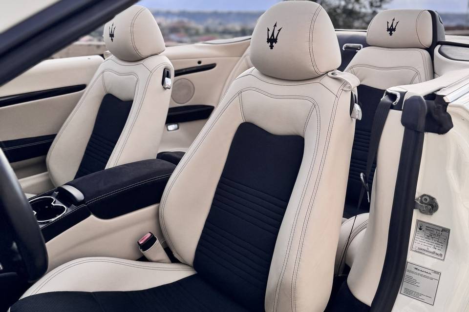 Maserati GranCabrio bianca