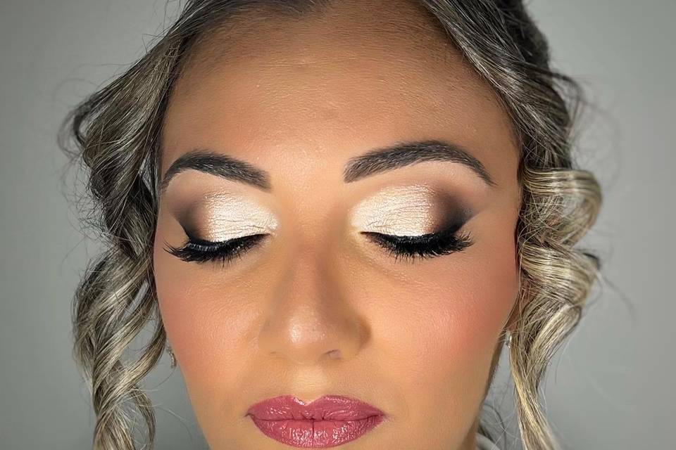 Bride make-up