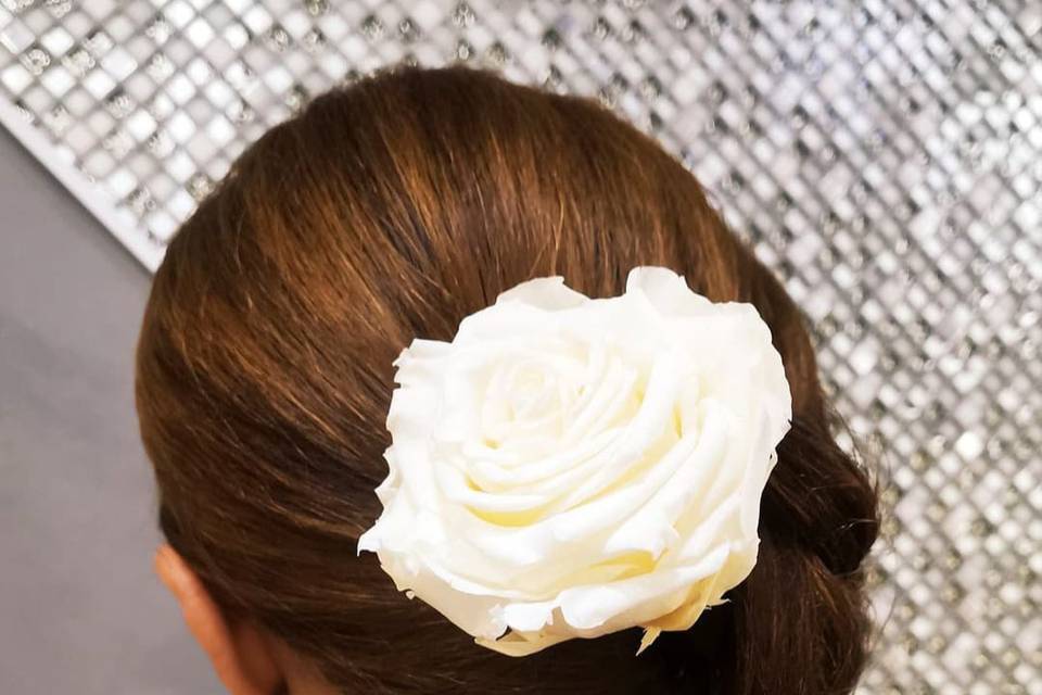Chignon basso floreale