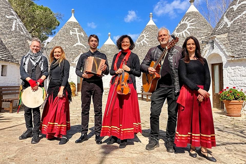 4 musici e 2 ballerini
