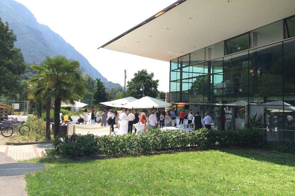 Aperitivo in terrazza