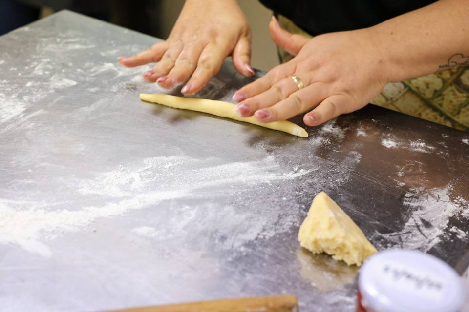 Le mani in pasta