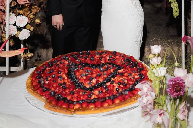 Il taglio della torta nuziale