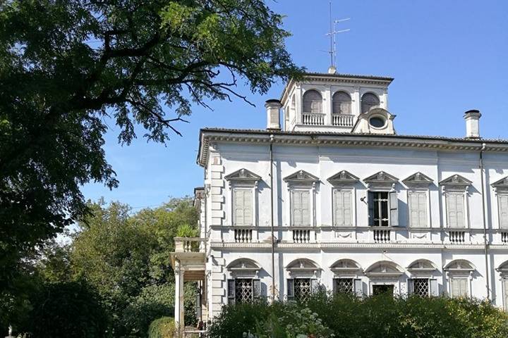 Aperitivo vista villa